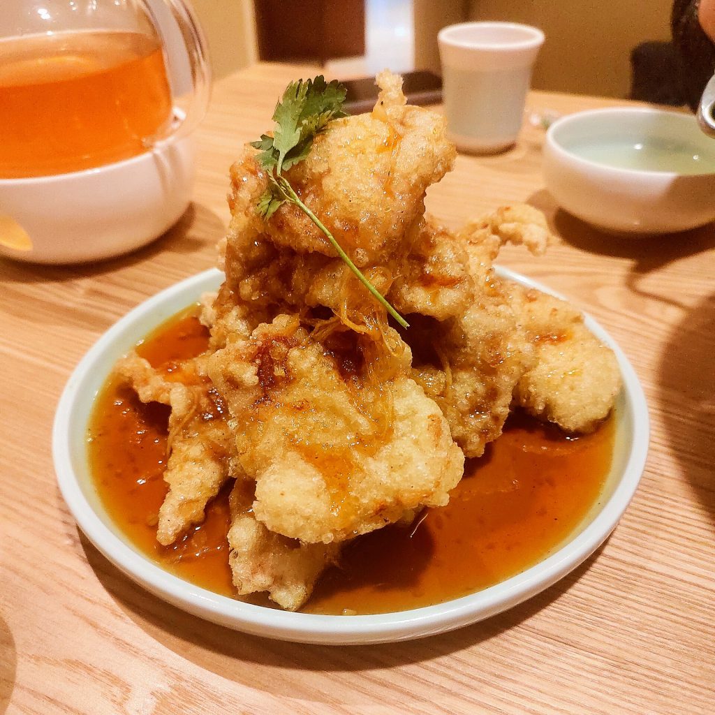 Sweet-and-sour fried pork slices (guo bao rou)