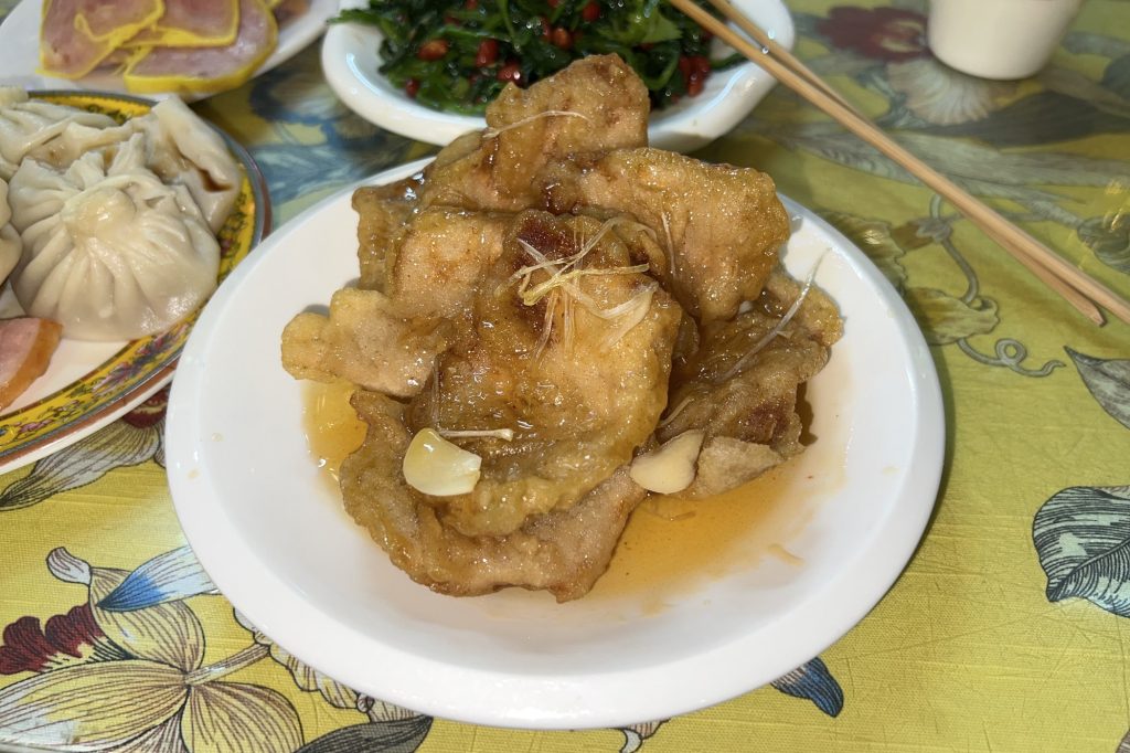 Northeast Chinese guo bao rou sweet-and-sour crispy pork with carrots and pineapple