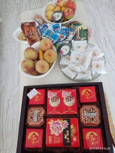 Decorative mooncakes or Mid-Autumn gift boxes
