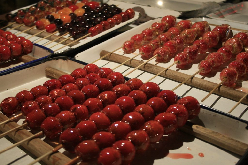 Tanghulu Candied Hawthorn: Autumn Street Snack Guide