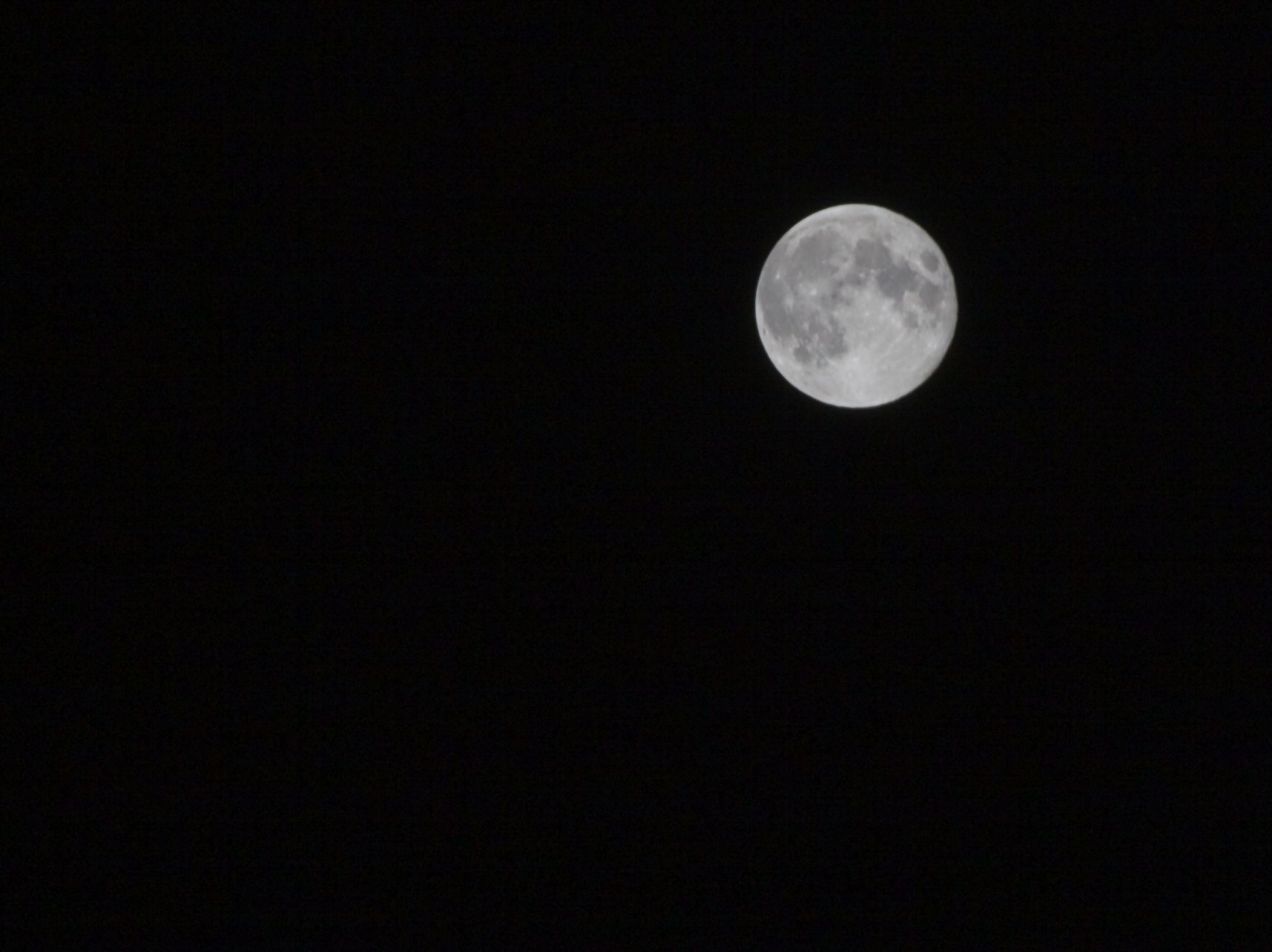 Bright full moon during Mid-Autumn Festival night
