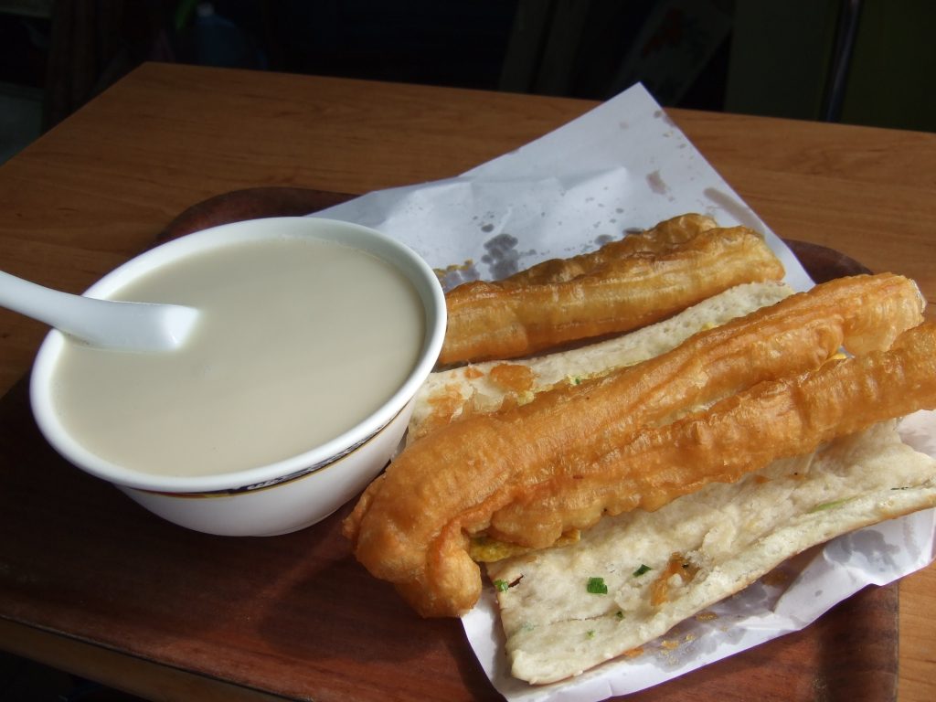 Youtiao and Soy Milk: Classic Chinese Breakfast Guide